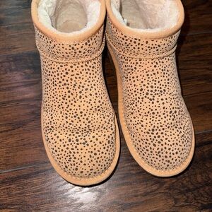 Cushionaire Fur Boots Dots